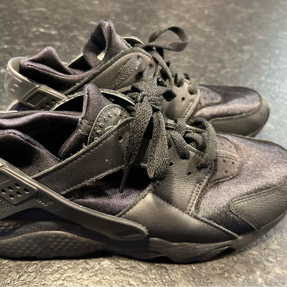 Nike Black Athletic Shoes